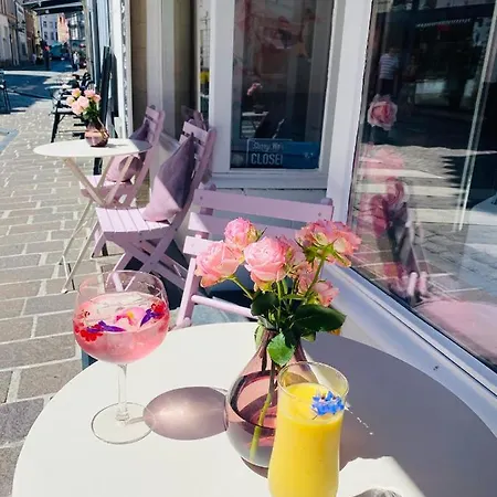 The Flower Bed and Breakfast